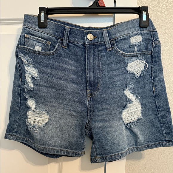 Sonoma Pants - Sonoma, Distressed Denim Women Shorts, stress, size 28, New without tag.